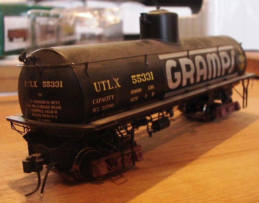 Frameless UTLX tank car #55331 Gramps and UTLX 55388